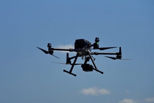 Uz pomoć dronova policija će kontrolisati saobraćaj.