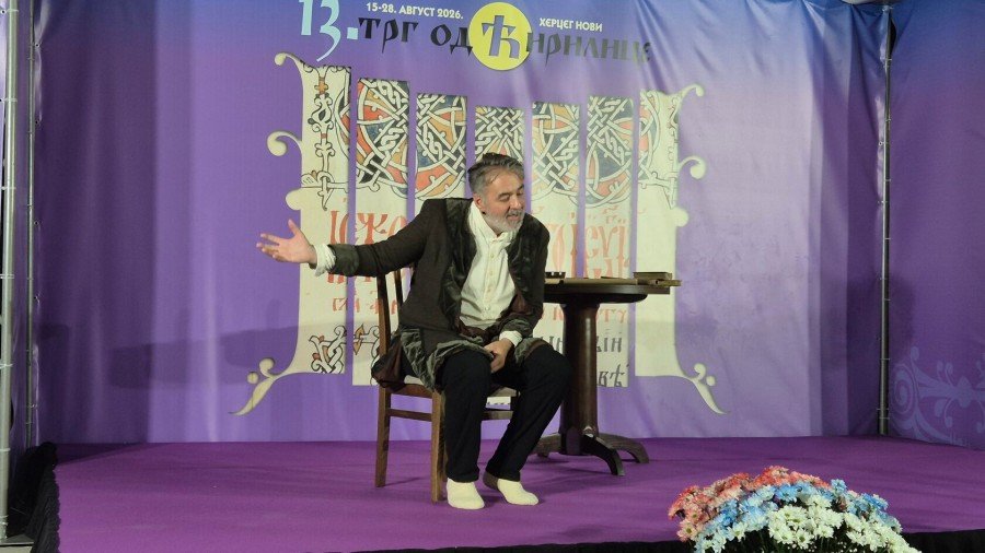 Monodrama izvedena na trgu