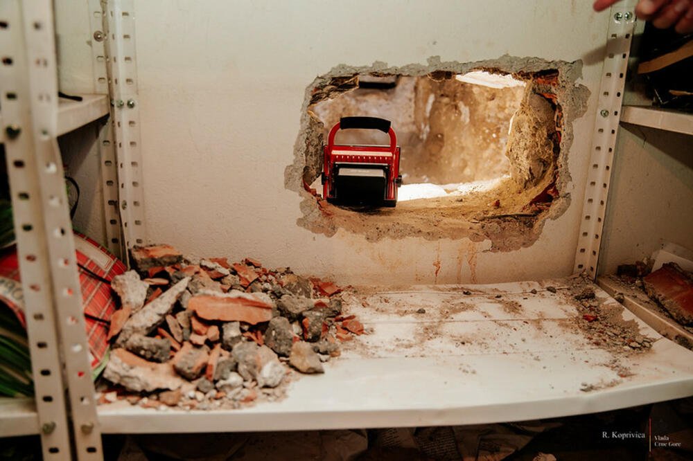 Tunel kroz zid depoa Višeg suda