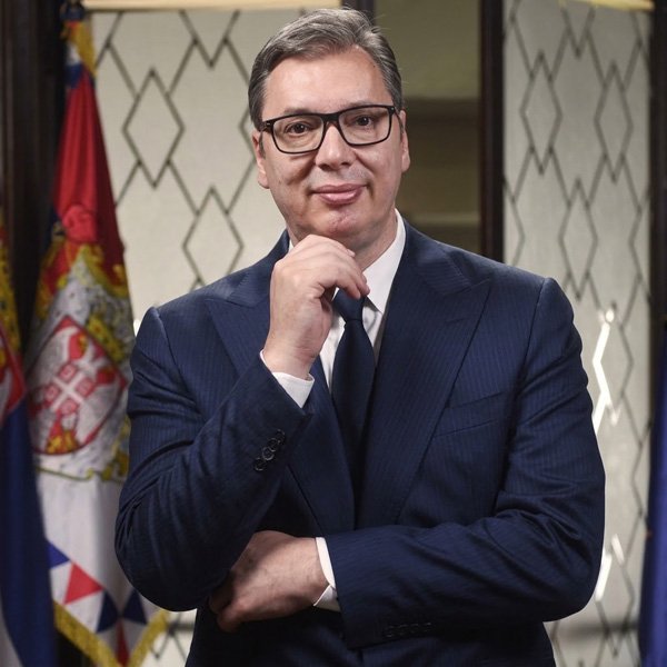 Vučić raspisuje vanredne izbore