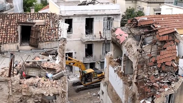 Zgrada u Atini srušena zbog eksplozije